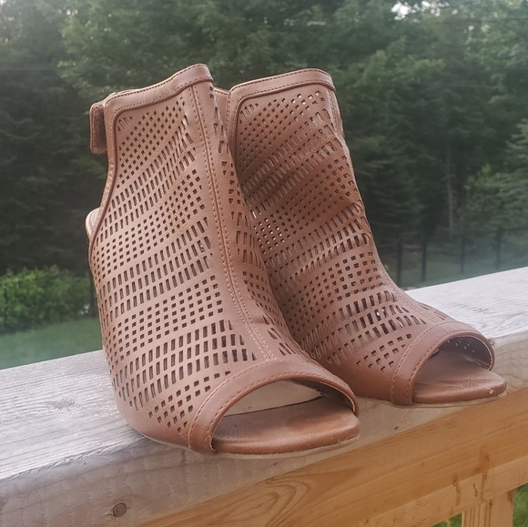 Call it Spring Moanda Gladiator Block Heel Sandal - Picture 8 of 12